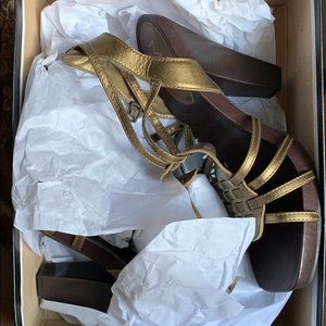 WOMANS SIZE 10 HEELS/SNADALS